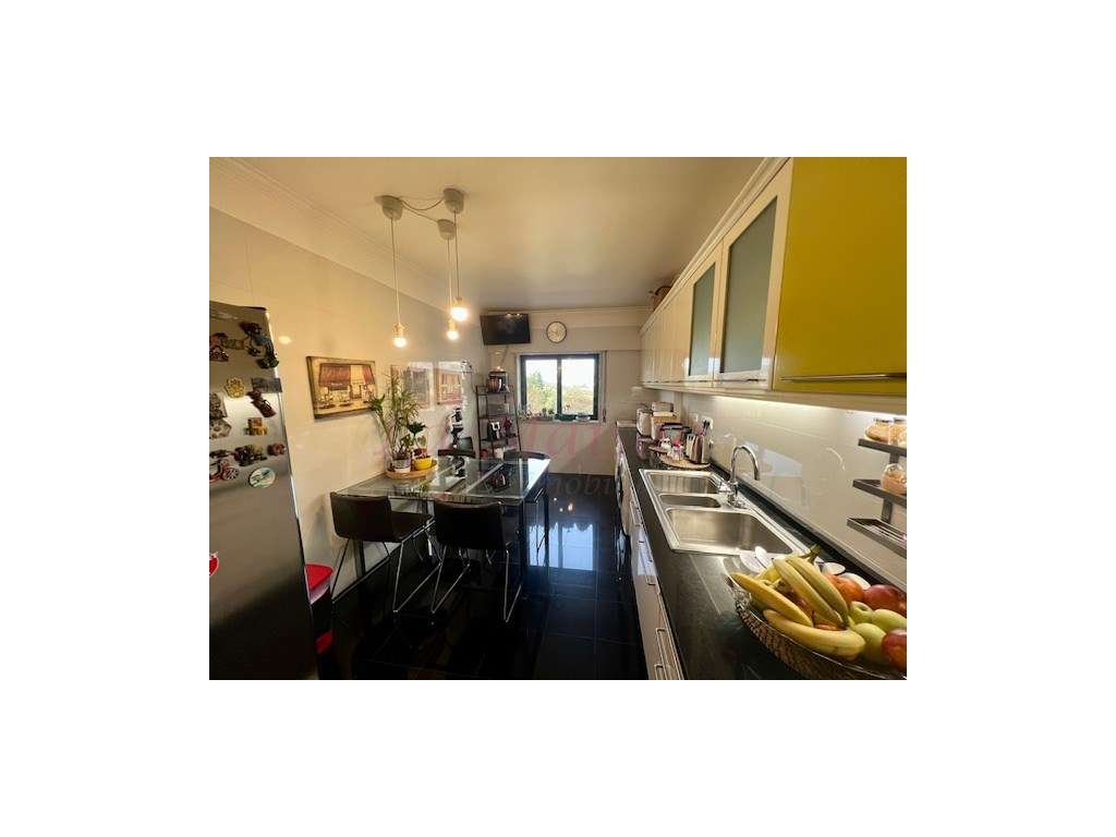 Apartamento T4 no Infantado-18
