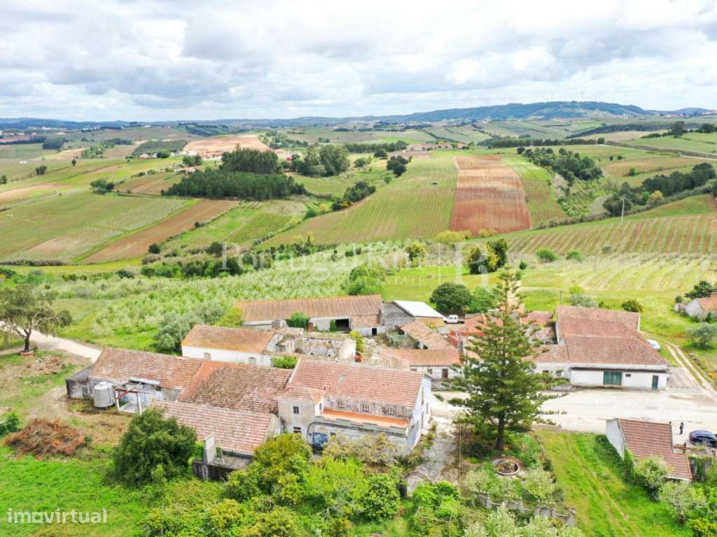 Quinta com 10 hectares e diversas construções a 30 minutos do mar - Grande imagem: 5/33