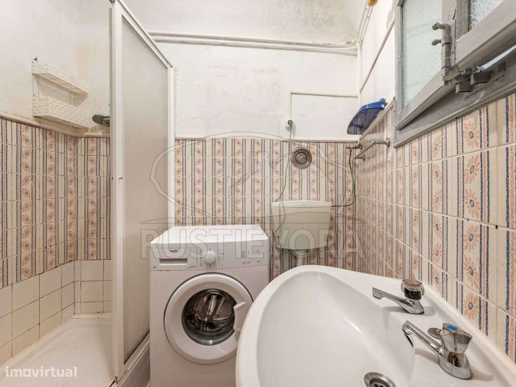 Moradia Unifamiliar T4 no Centro Histórico da Cidade - Potencial de...-11