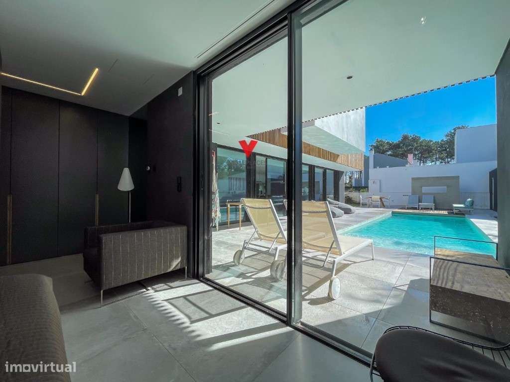 Moradia com Piscina na Aroeira-29