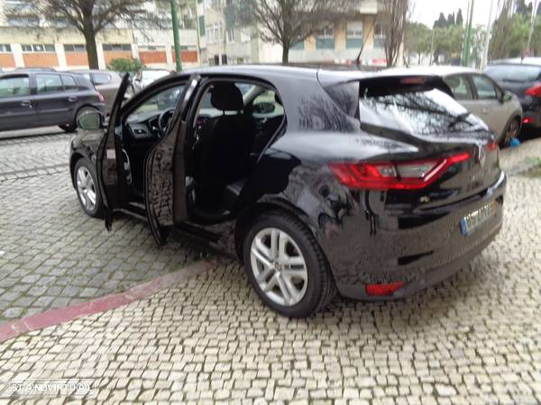 Renault Mégane 1.5 Blue dCi Zen - 23