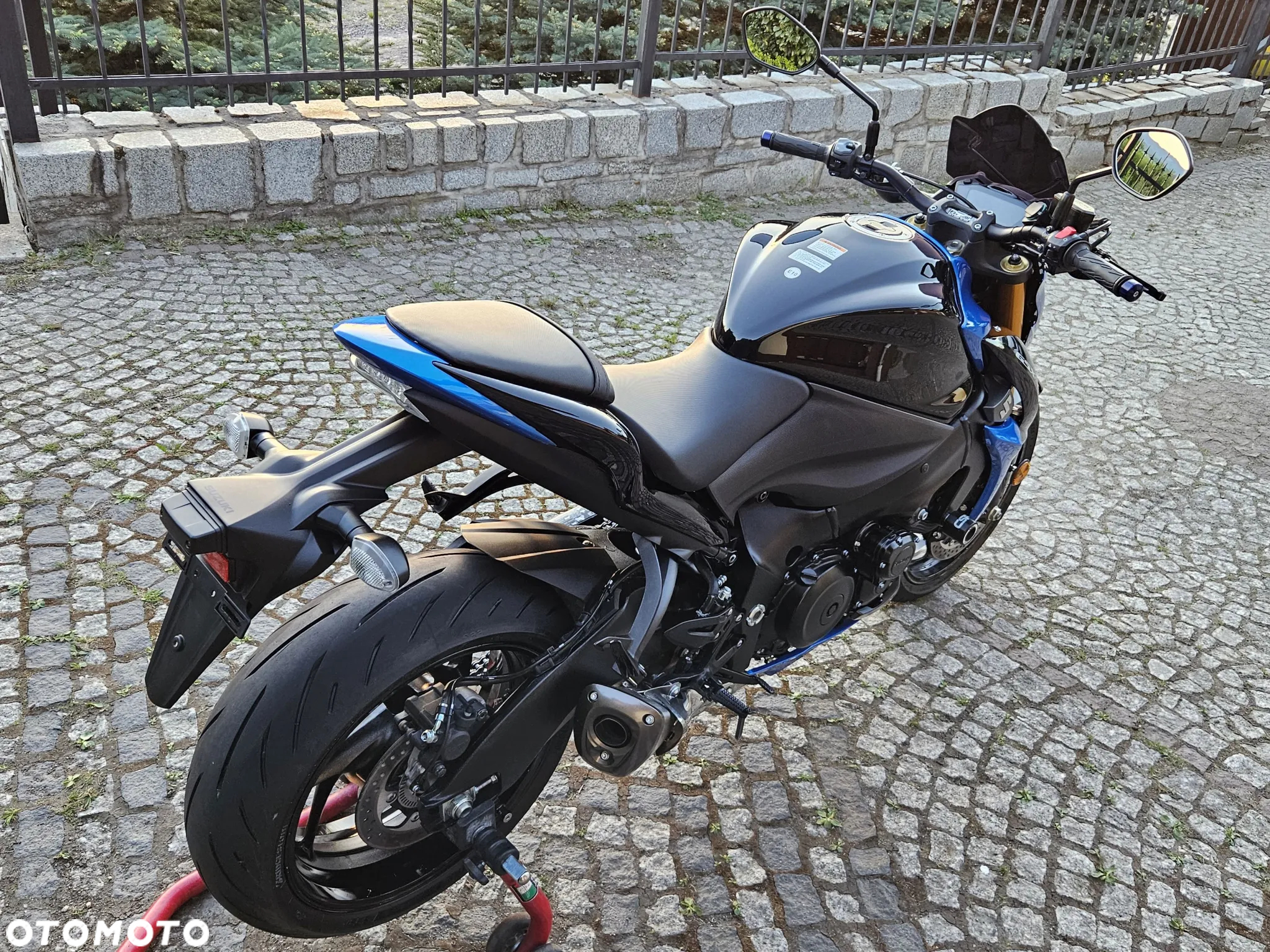 Suzuki GSX - 7