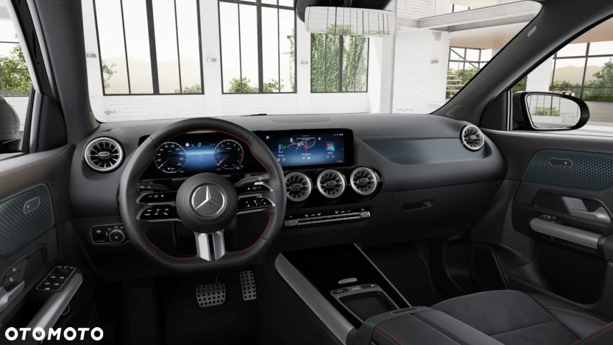 Mercedes-Benz GLA - 4