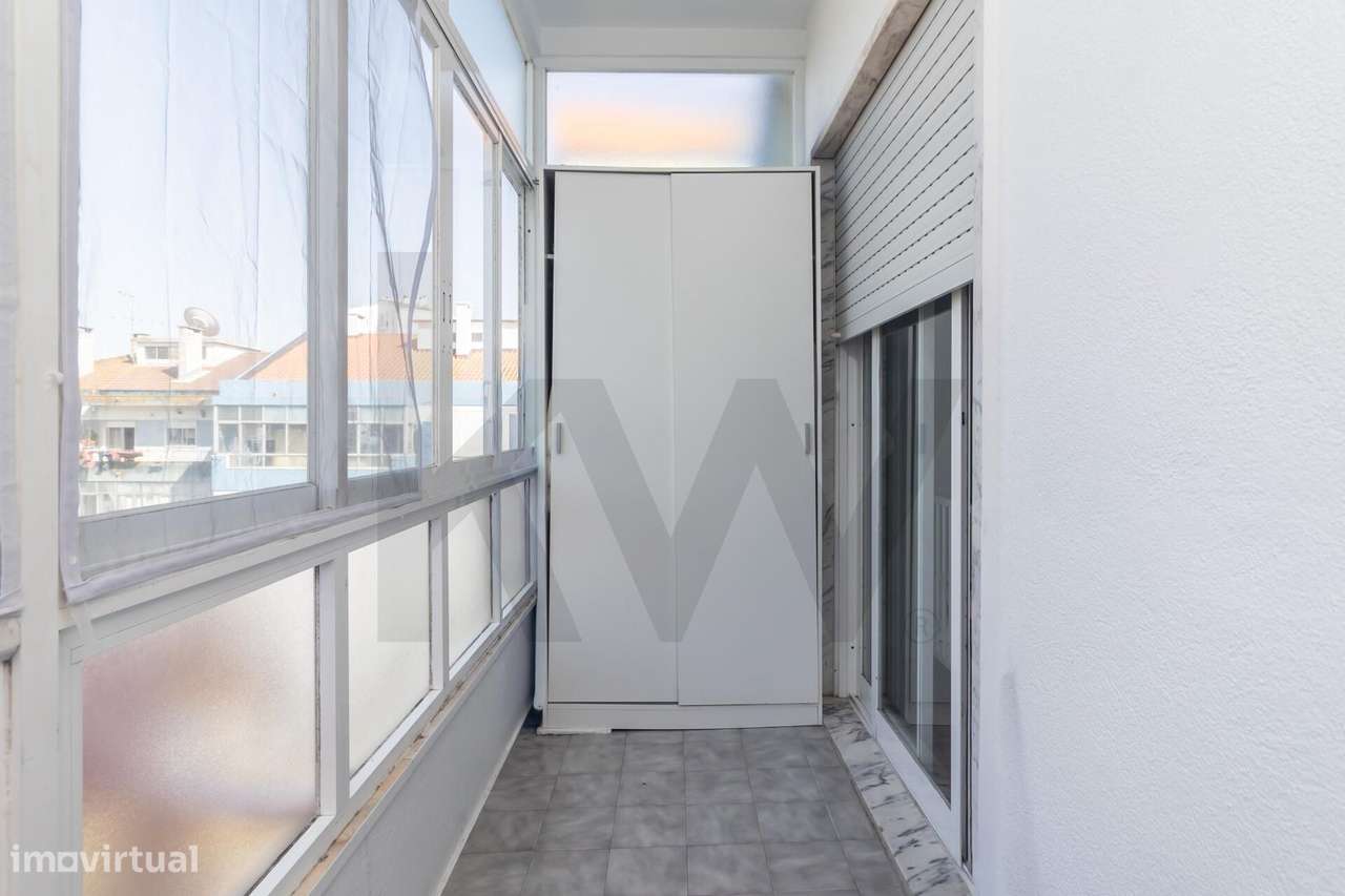 Apartamento T2 - Laranjeiro-25