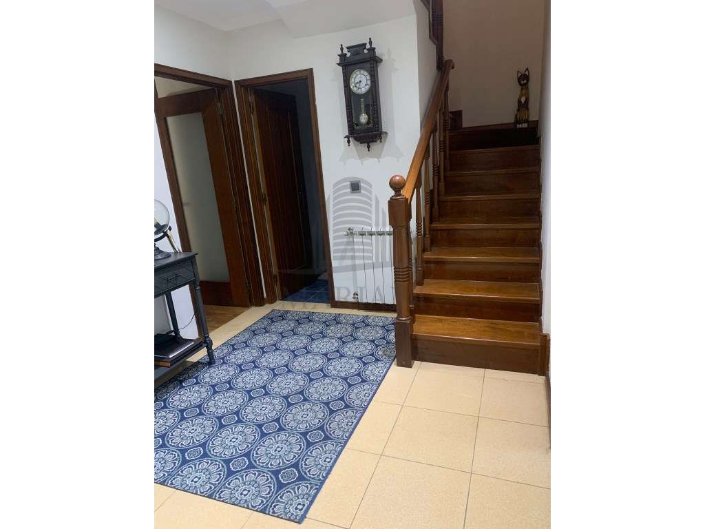 Apartamento T4+1 Duplex em Excelente Estado - Localização Central-6