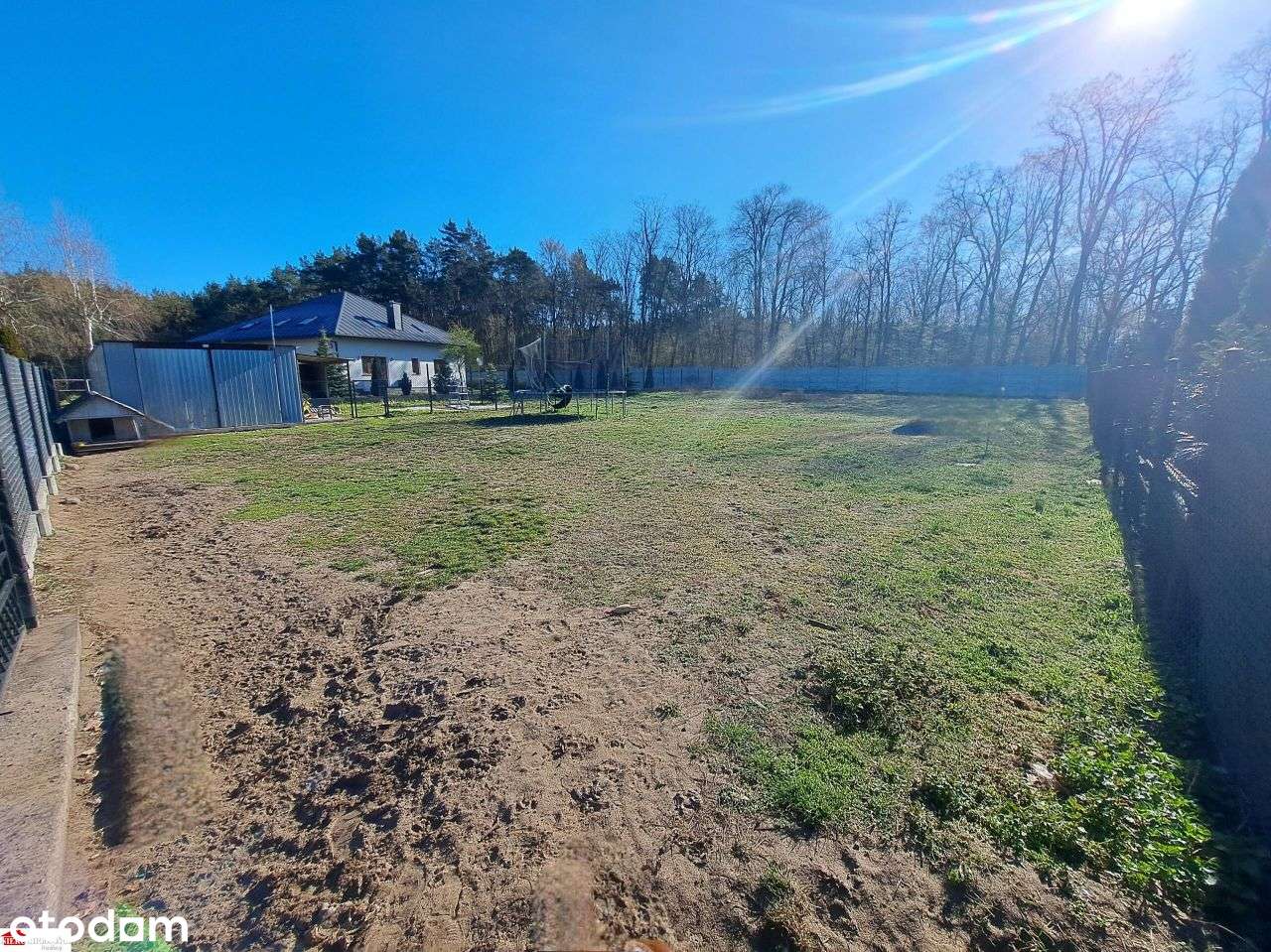 Wyjątkowa działka- budowlana, ogrodzona, uzbrojona-1