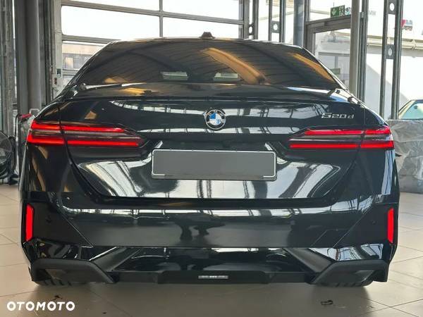 BMW Seria 5 520d xDrive mHEV M Sport - 2