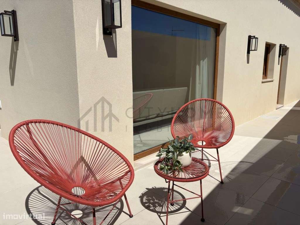 MORADIA DE CHARME COM 4 SUITES INDEPENDENTES E PISCINA-28
