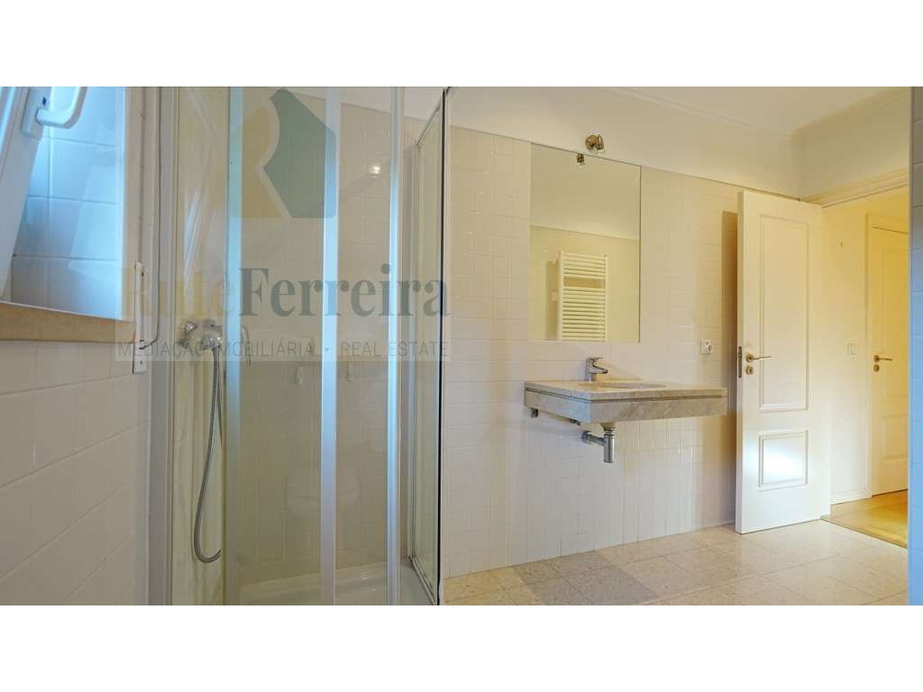 Apartamento T2 no Condomínio de Luxo Campo Real!-12