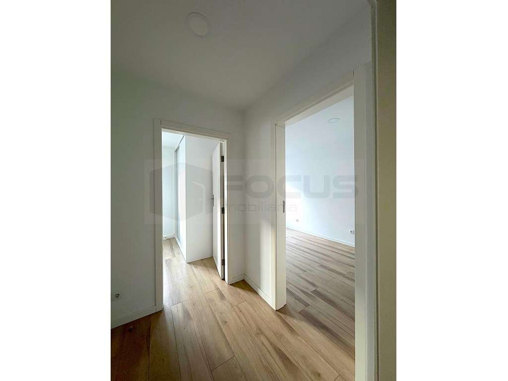 Apartamento T2 renovado com terraço Esgueira - CENTRO-8