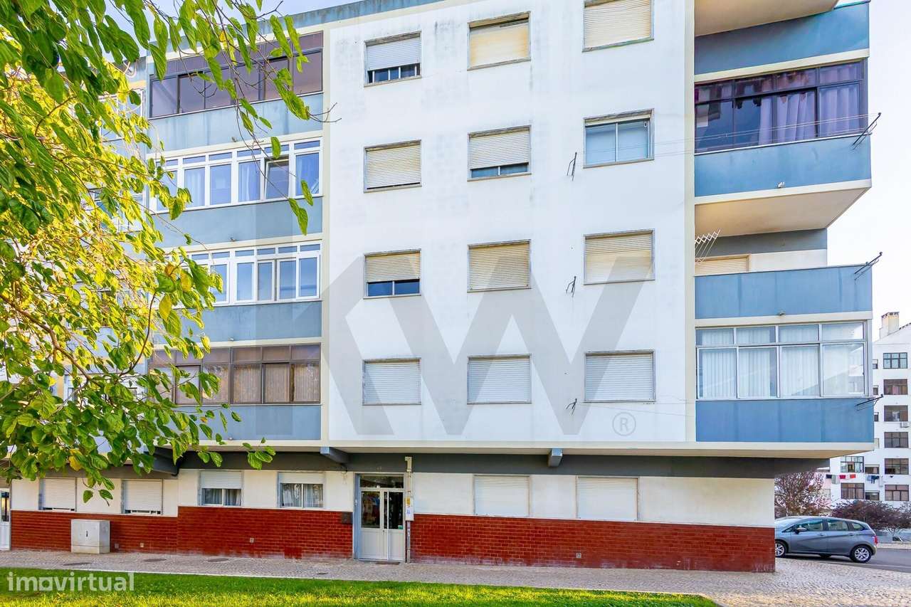 Apartamento T2+1 Muito Luminoso-  Arrentela-17