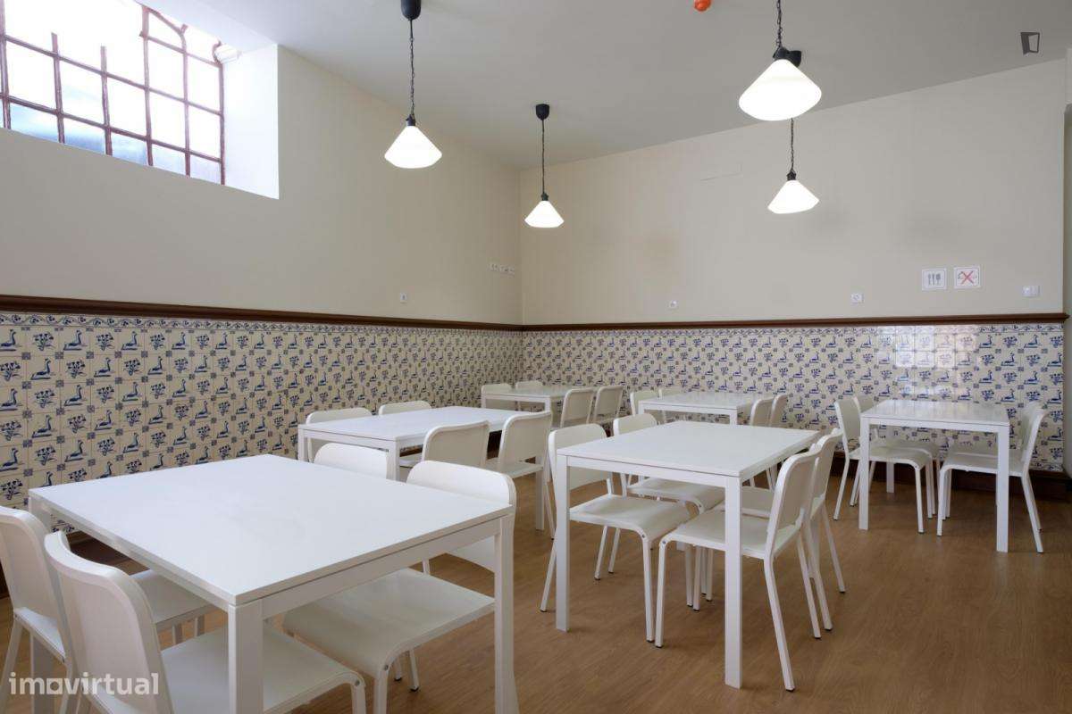 Quarto - localizado em Baixa Coimbra - Grande imagem: 2/9