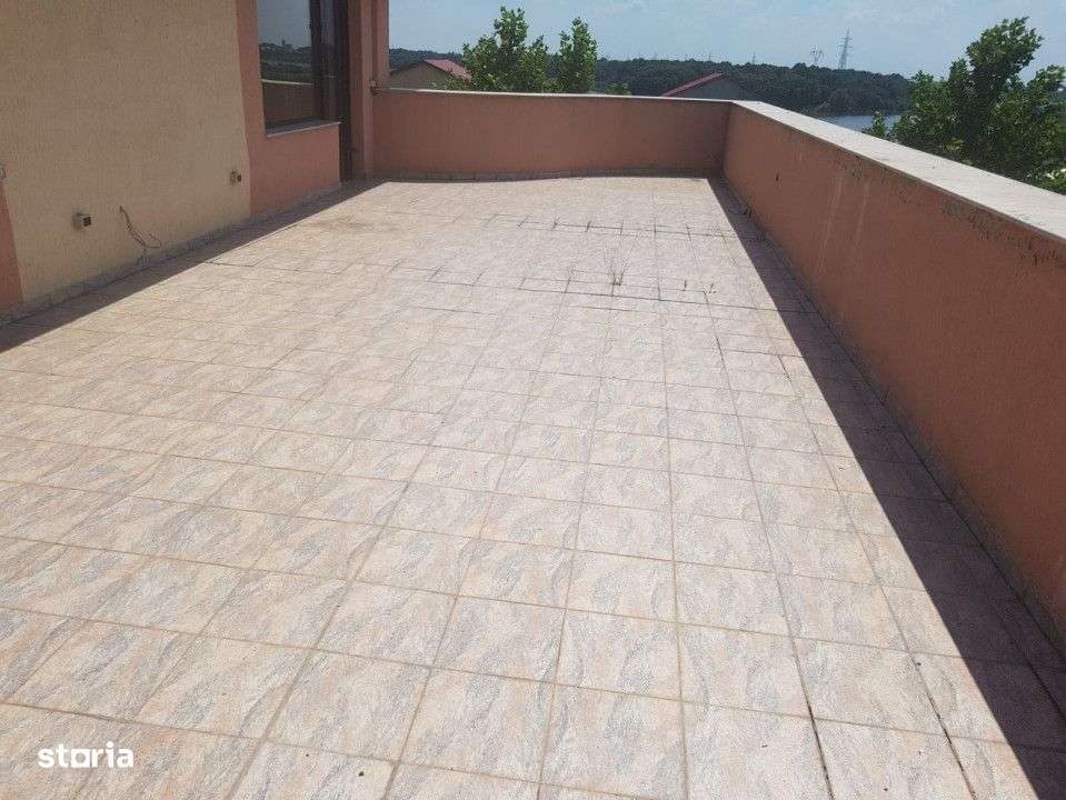 OCAZIE, VAND VILA  DE LUX 860 MP UTILI SI 1230 MP TEREN LANGA LACUL C - Imagine principală: 5/19