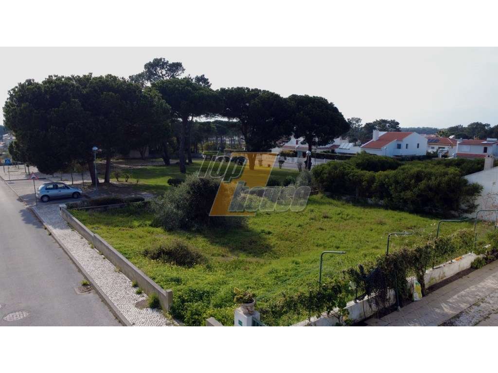 Terreno urbano perto do mar e lago em Sesimbra-32