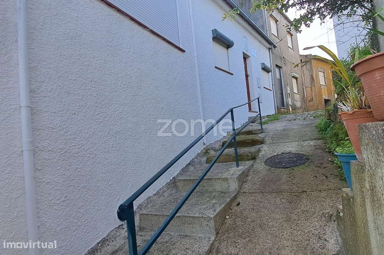 Moradia T3 no Outeiro de Bera com Terreno e Garagem - Grande imagem: 3/25