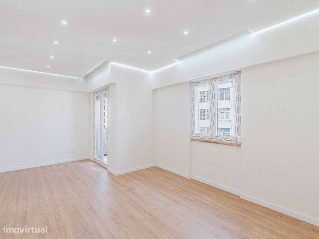 T3 Totalmente Remodelado - Avenida D. José I, Amadora-15