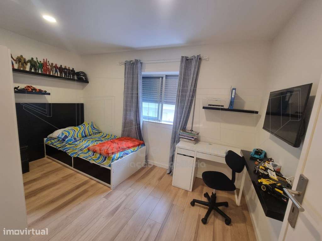 Apartamento T2 com lugar de garagem em Esgueira-5