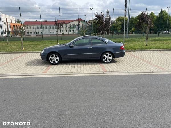 Mercedes-Benz CLK - 19