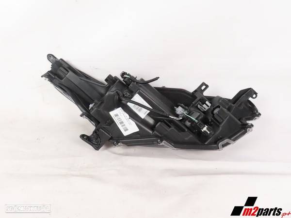 Farol Esquerdo Seminovo/ Original TOYOTA Yaris IV (_P21_, _PA1_, _PH1_) 81170K00... - 4