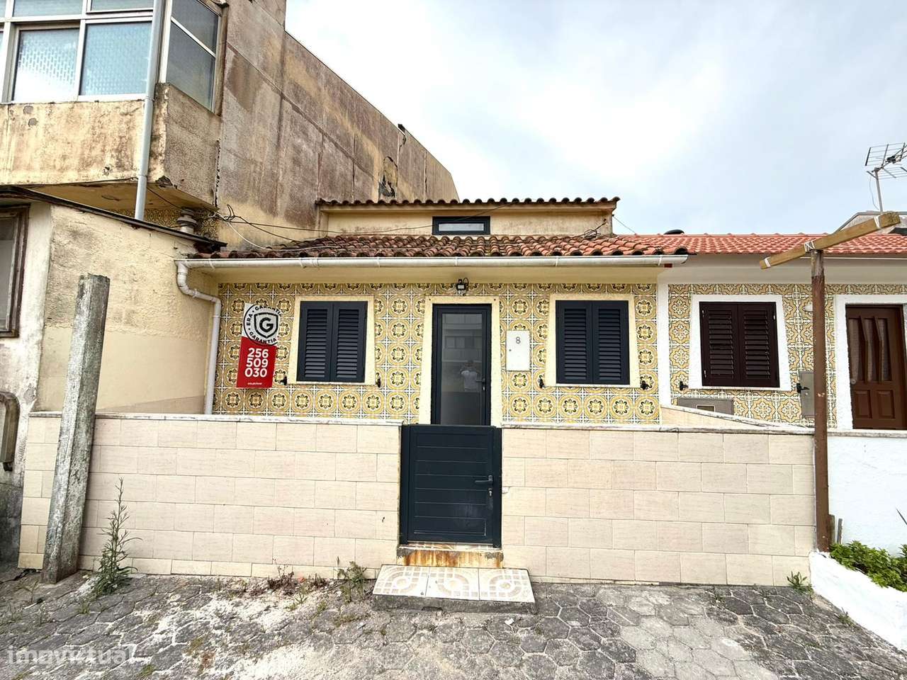 Moradia V1 na primeira linha de mar-1