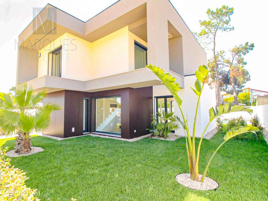 Moradia V3 com Garagem, Jardim e Piscina na Aroeira - Grande imagem: 2/38