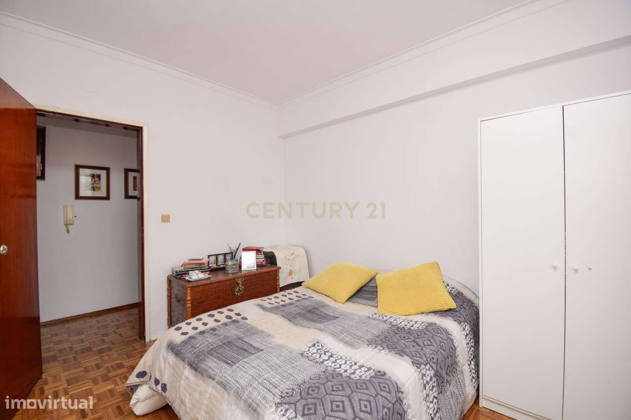 T3 Luminoso na Rinchoa (Rio de Mouro) | Varandas a Sul | Excelente Loc-10