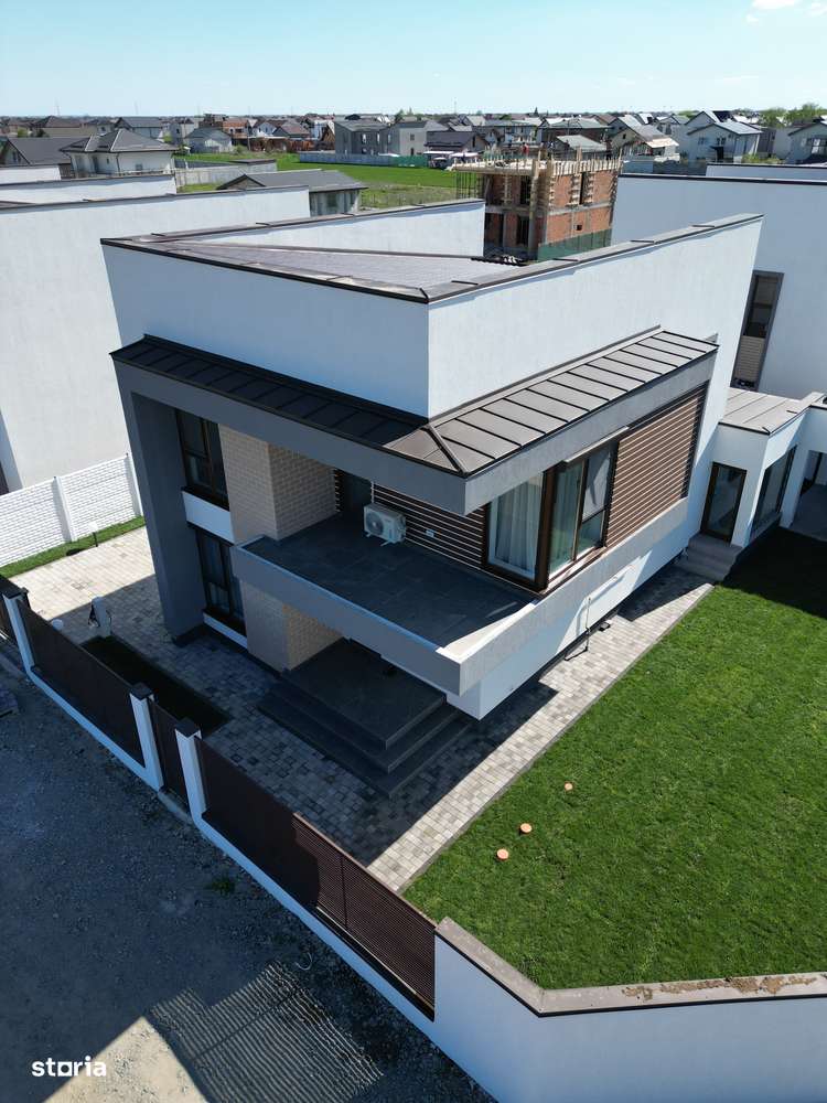 Vilă Individuală - 5 Camere -2 minute pana la Bulevard - Imagine principală: 2/20