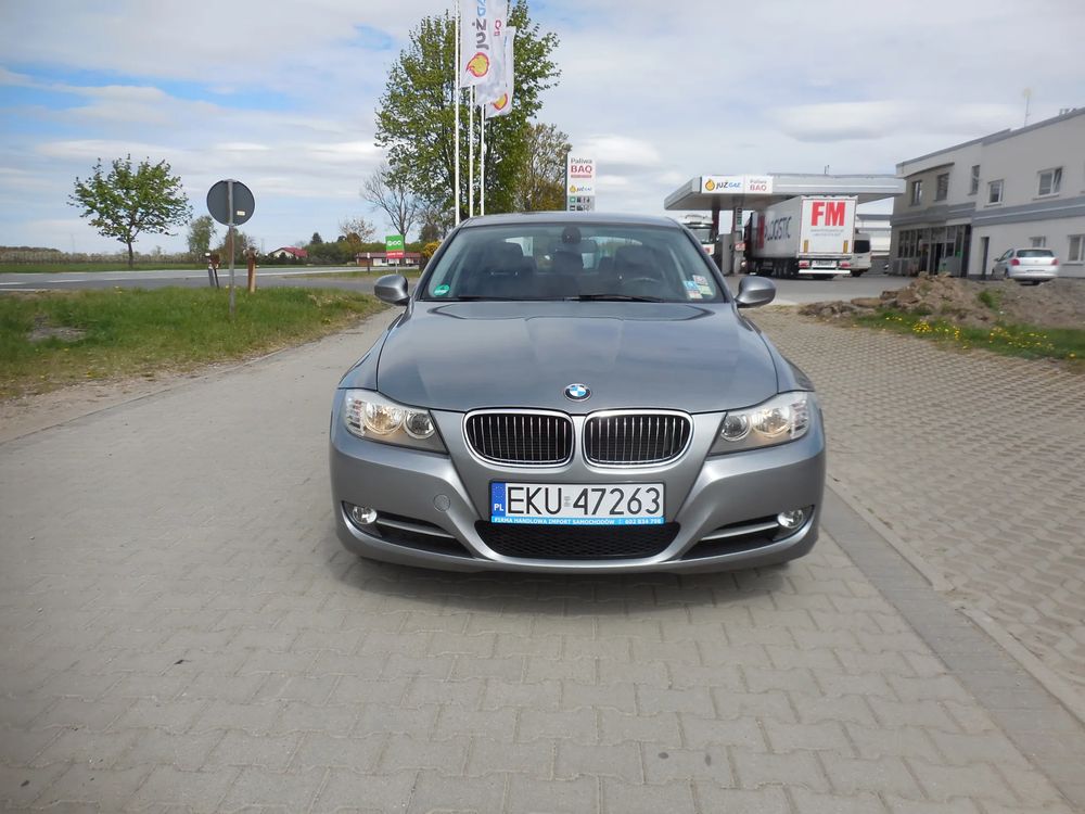 BMW 3 Series E90/E91/E92/E93 318i Edition Exclusive 2011