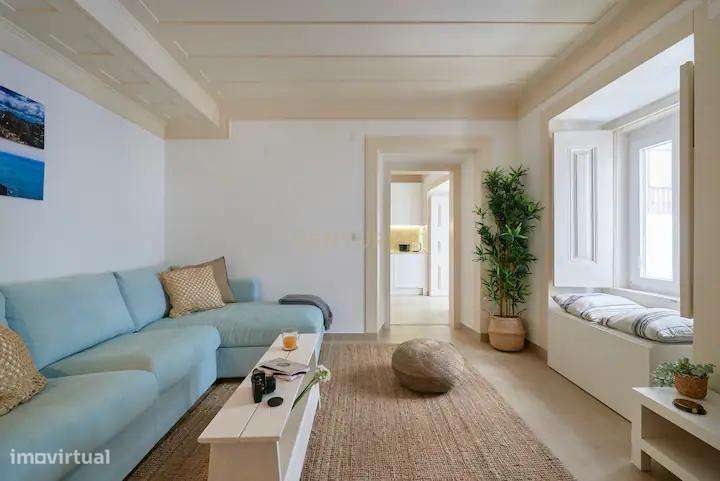 Apartamento T2 renovado e mobilado com pátio exterior privado. Em vend - Grande imagem: 5/12