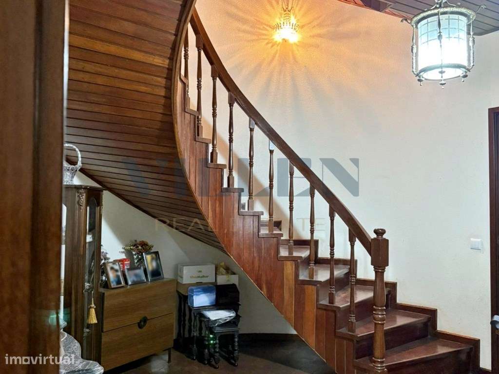 Moradia T4 com 2 frentes no centro da Póvoa de Varzim - Grande imagem: 5/29