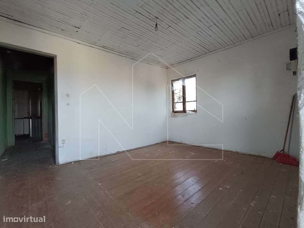 Moradia T3 para recuperar Valongo do Vouga-3