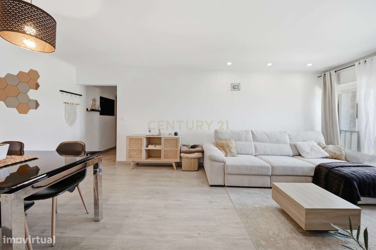 T3 em Santo António dos Cavaleiros, totalmente remodelado | Excelente-2