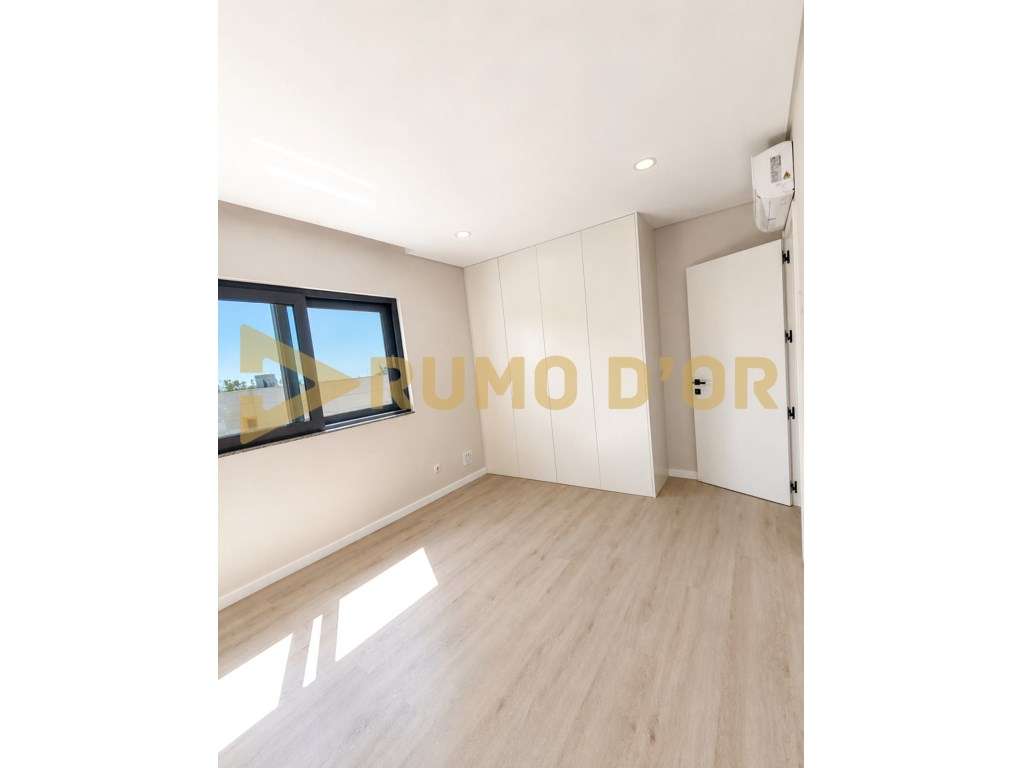 Moradia T4, garagem e piscina em Condomínio privado Albufeira-20