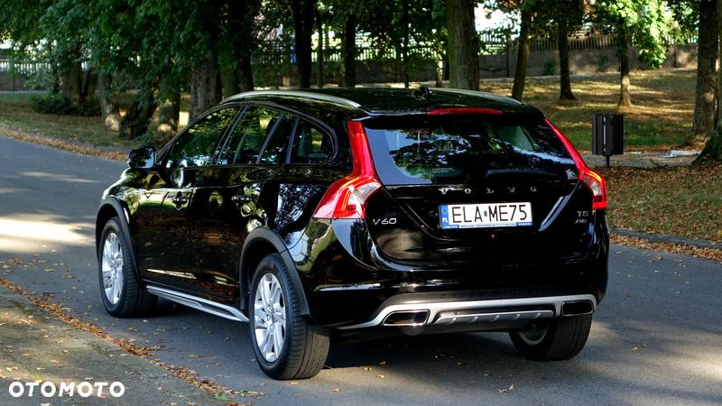 Volvo V60 Cross Country - 29