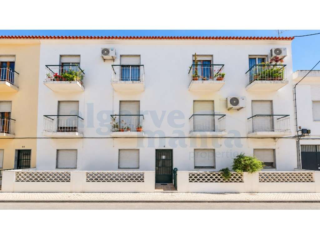 Apartamento T2 para Remodelar na Porta Nova - Tavira | Excelente Po...-0