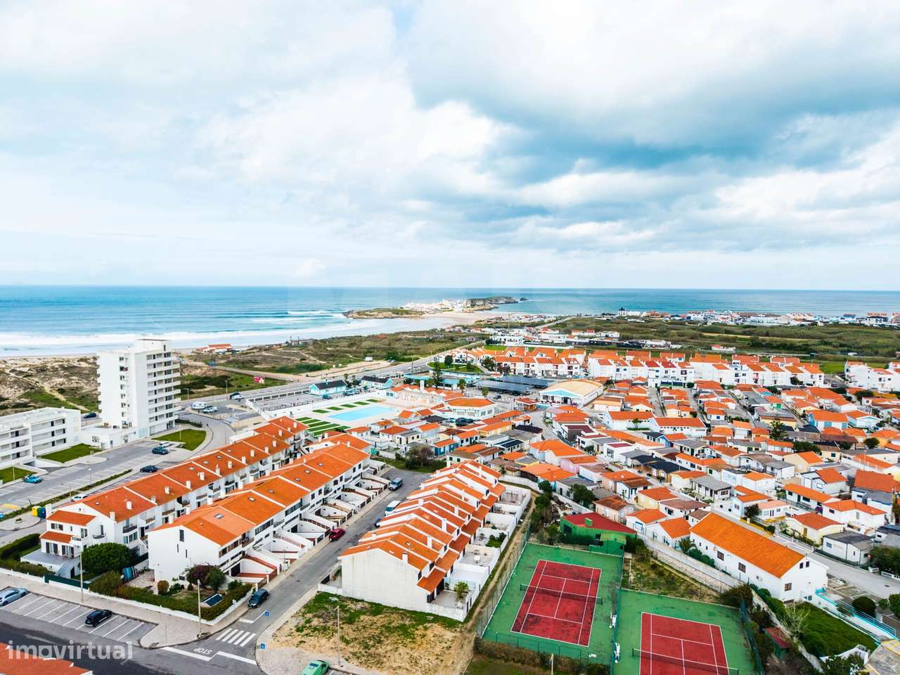 Apartamento T2 com Sótão e Varanda junto à Praia do Baleal-41