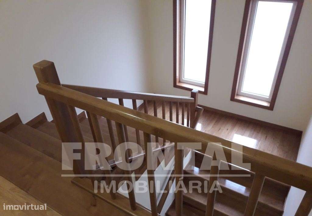 Moradia de Excelência - Construção em Granito | Centro De Mirandela, B - Grande imagem: 4/13