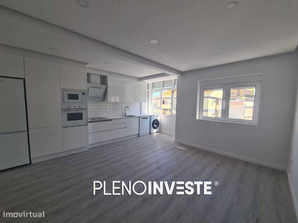 T2 Totalmente Remodelado com Varanda nas Paivas-23