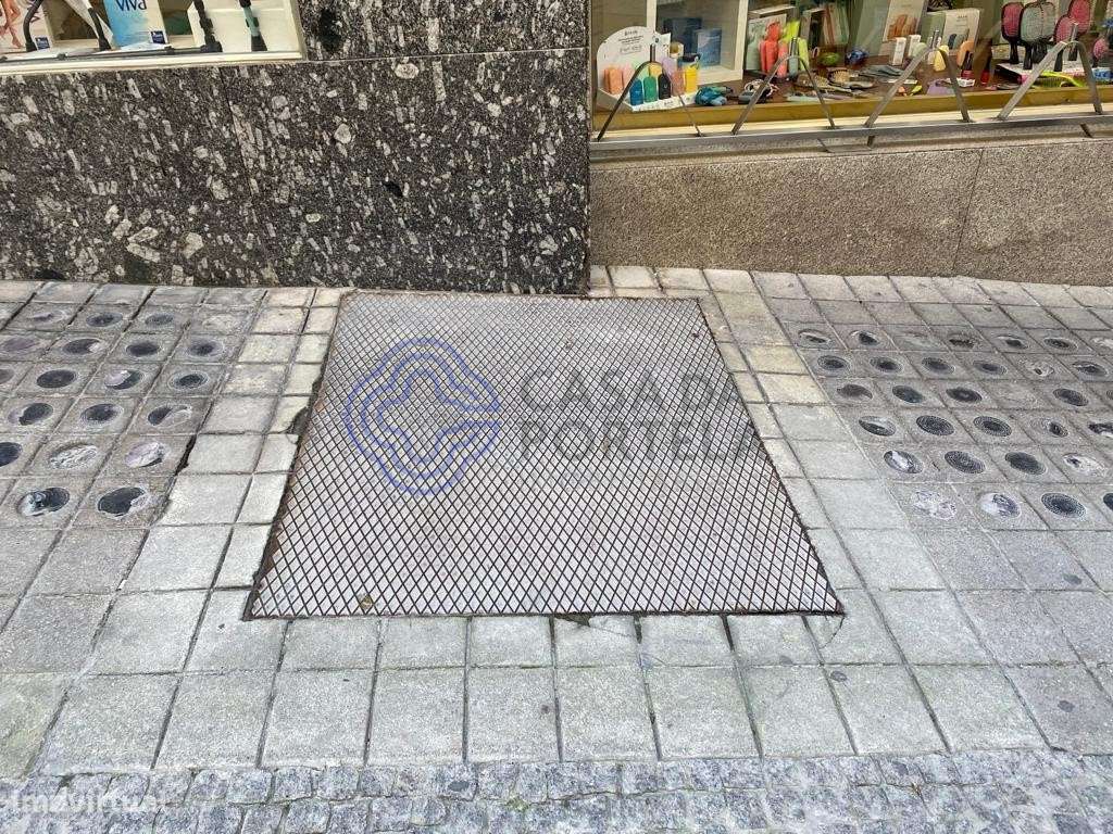 Armazém 300 m2 - Rua da Fábrica - Cave/Sub-cave - Porto - Grande imagem: 4/29