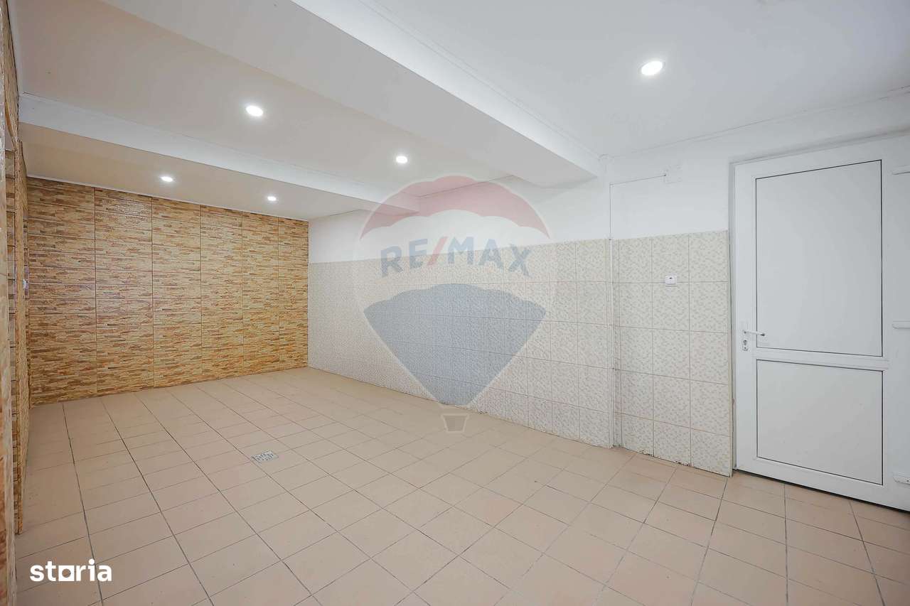 Casă cu teren de 3474 mp în Sânnicolau Român - Imagine principală: 5/16