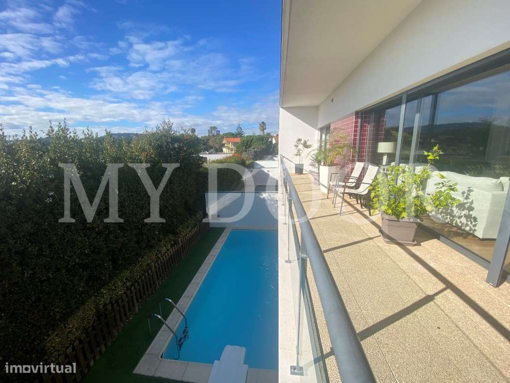 Loures - V4+1 Moradia c/ Piscina Privada - Varanda - Box + 2 parque...-6