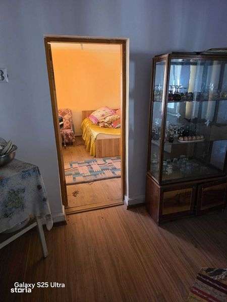 Casa de vanzare cu utilitati - Imagine principală: 5/8