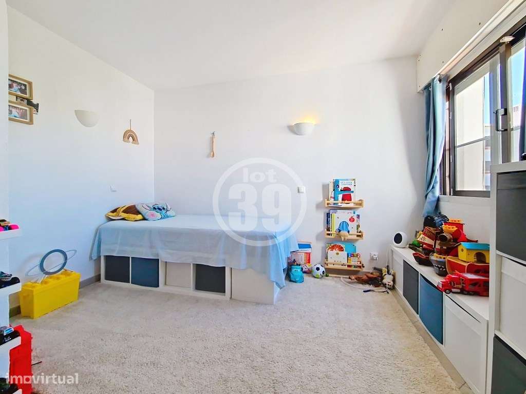 Apartamento duplex com 3 quartos, parqueamento privado e inserido n...-23