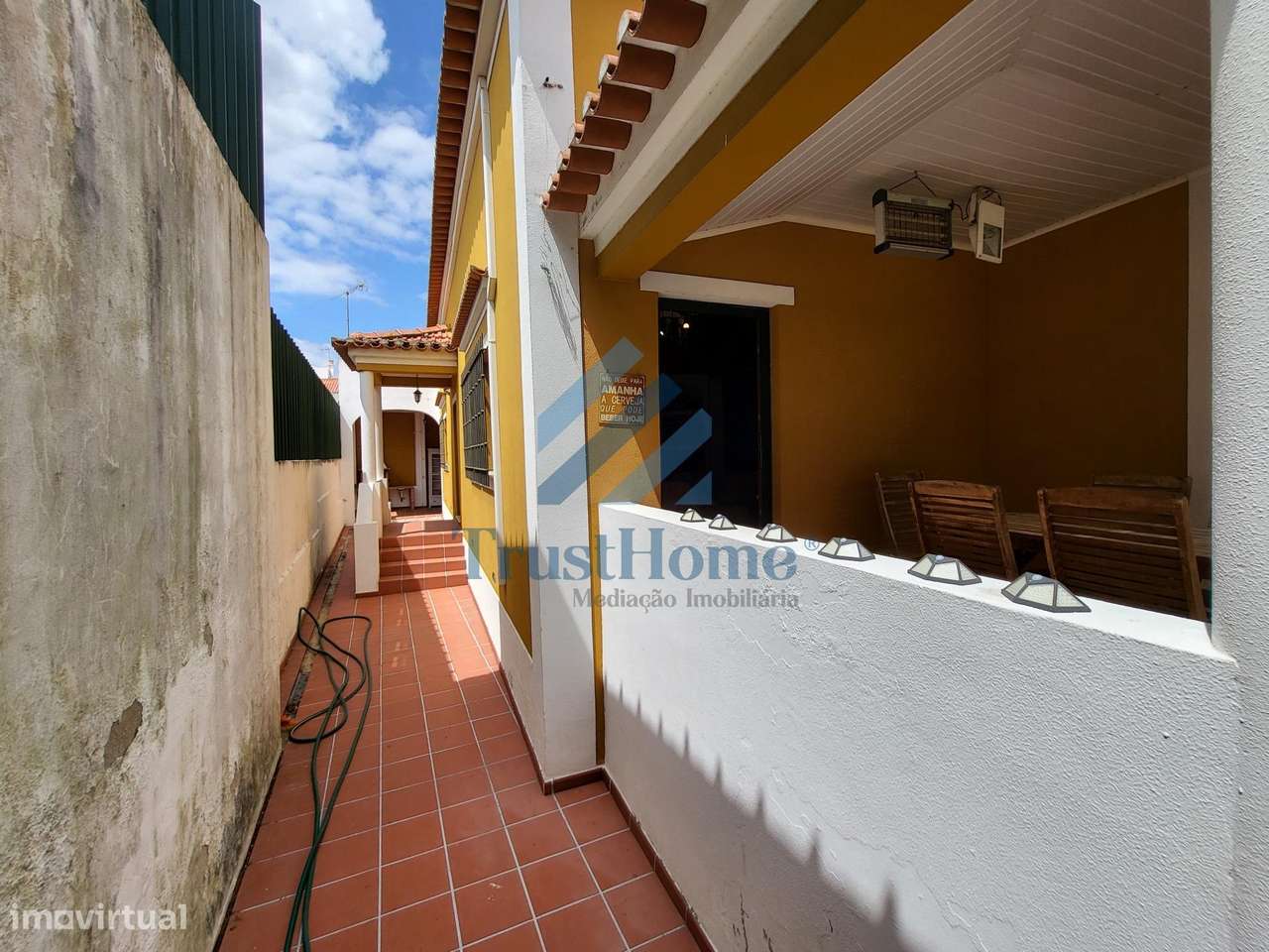 MoradiaV5 com jardim, piscina e ginásio no centro de Coruche-47