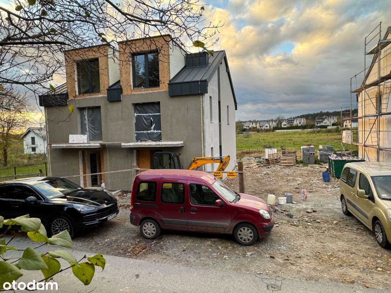 Dom bliźniak w kameralnej inwestycji na Bielanach-6