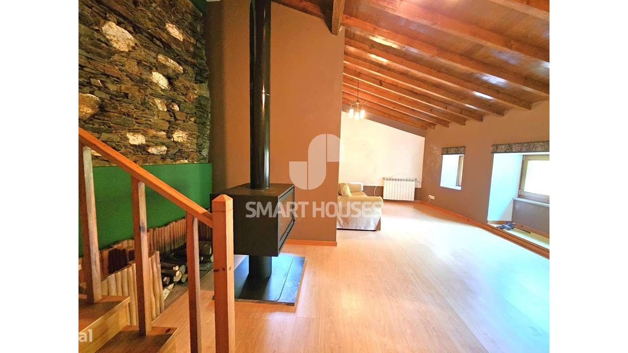 Moradia T3 Caratão c/ terreno junto rio-1