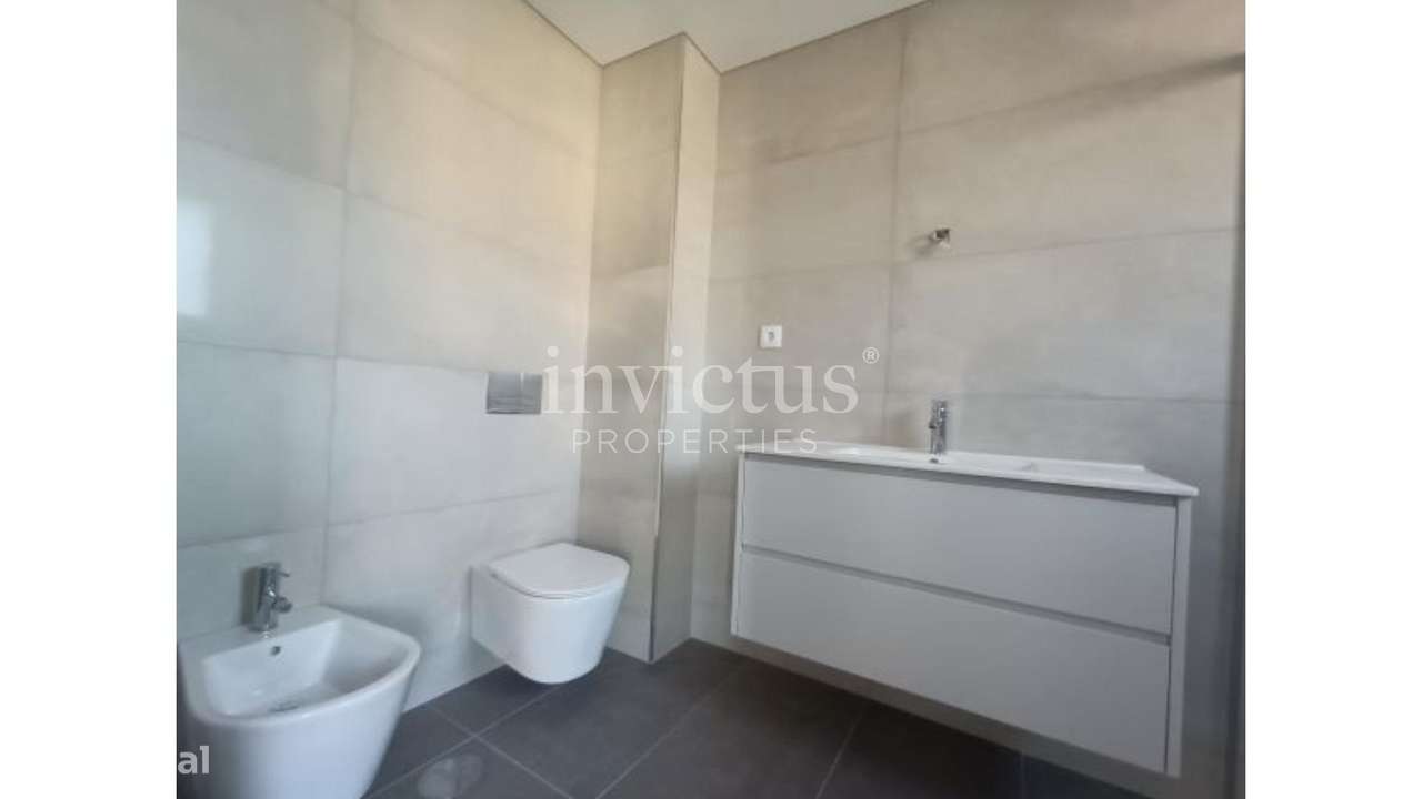 Apartamento T3 em plena Av. da Boavista-9