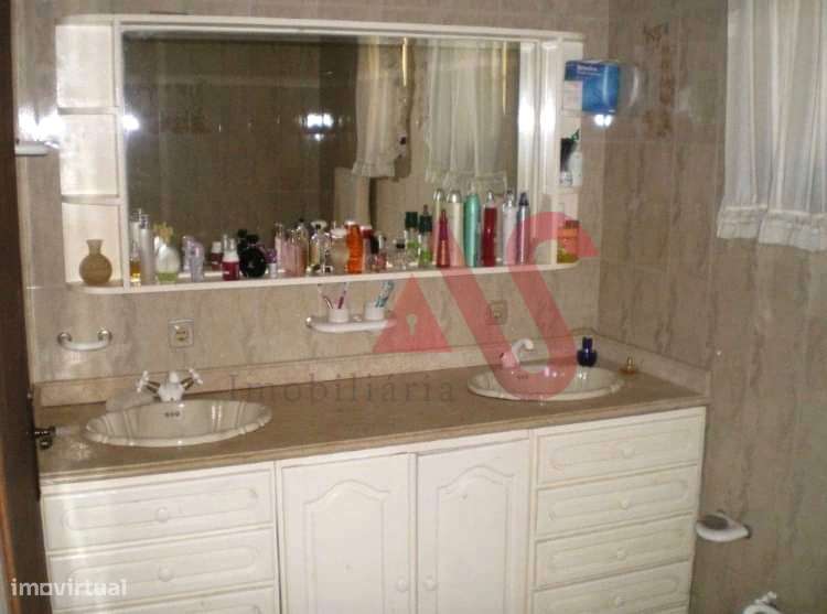 Moradia T3  com 3 quartos, Varanda, Lareira, em Vila Verde, Alijó - Grande imagem: 3/11