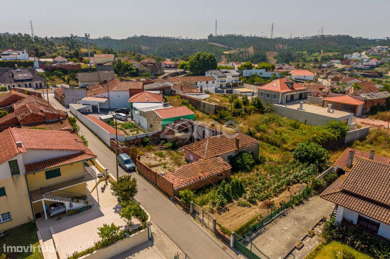 Moradia T2 || Para Reconstrução || Lote com 1.075m2-24