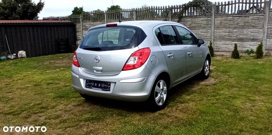 Opel Corsa 1.2 16V Cosmo - 6